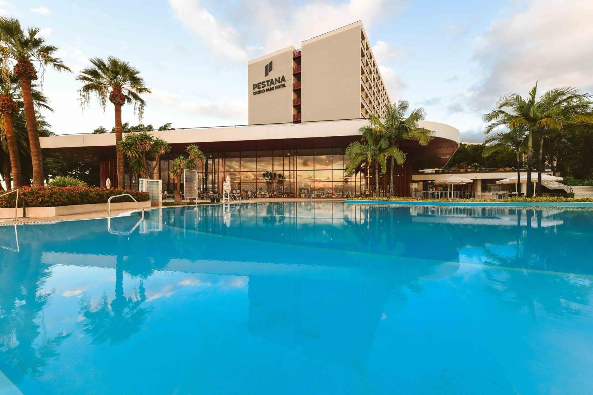 ペスターナ カジノ パーク ホテル&カジノ フンシャル エクステリア 写真 InterContinental San Salvador