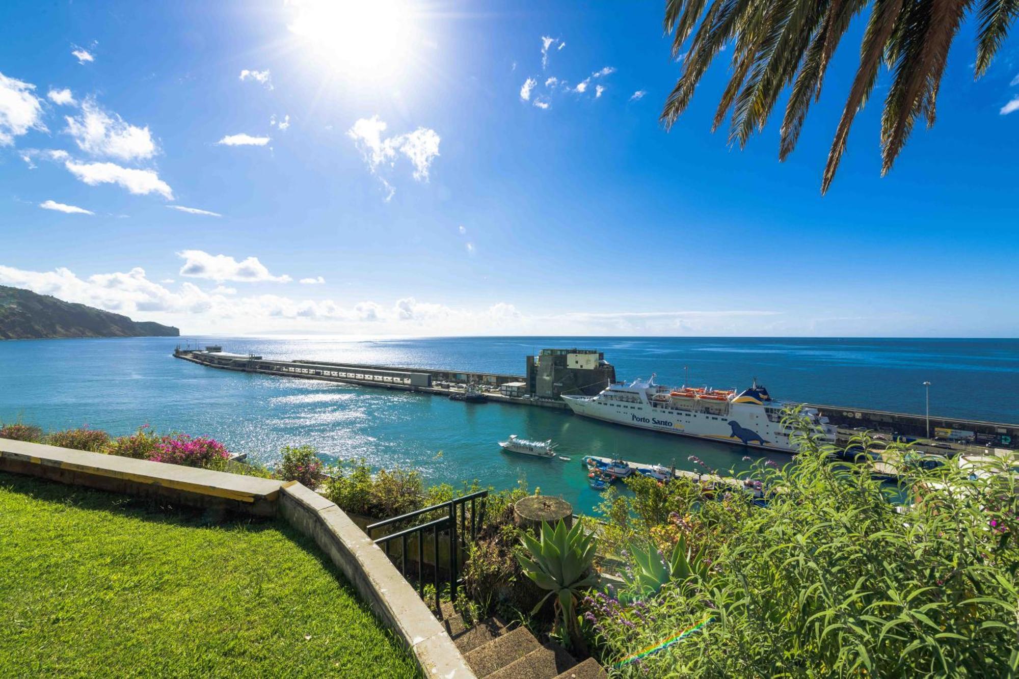ペスターナ カジノ パーク ホテル&カジノ フンシャル エクステリア 写真 Funchal's port