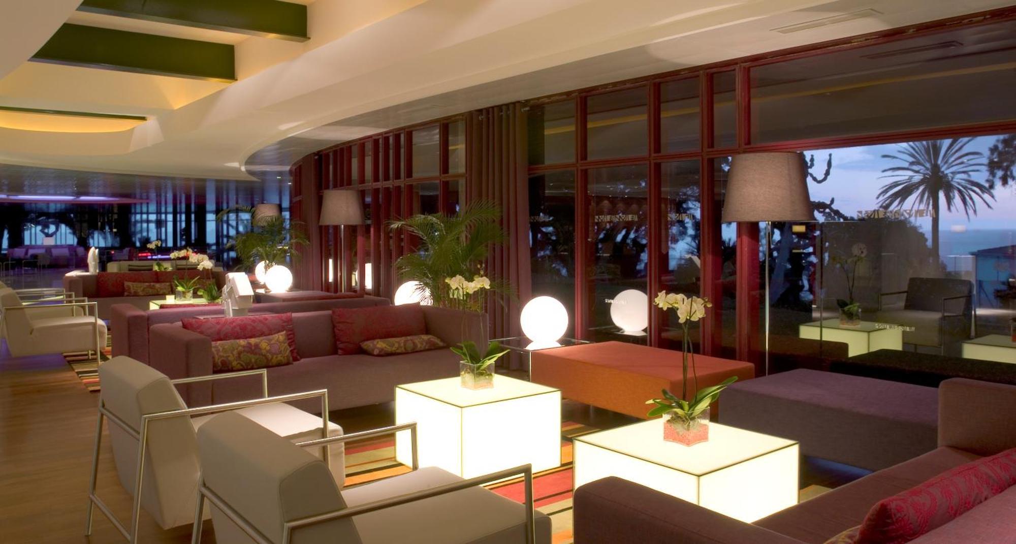 ペスターナ カジノ パーク ホテル&カジノ フンシャル インテリア 写真 The lobby of the hotel