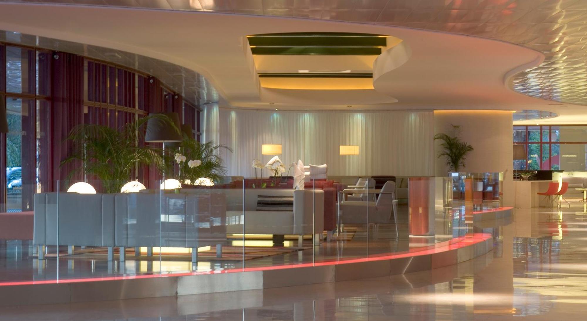 ペスターナ カジノ パーク ホテル&カジノ フンシャル エクステリア 写真 The lobby of the hotel