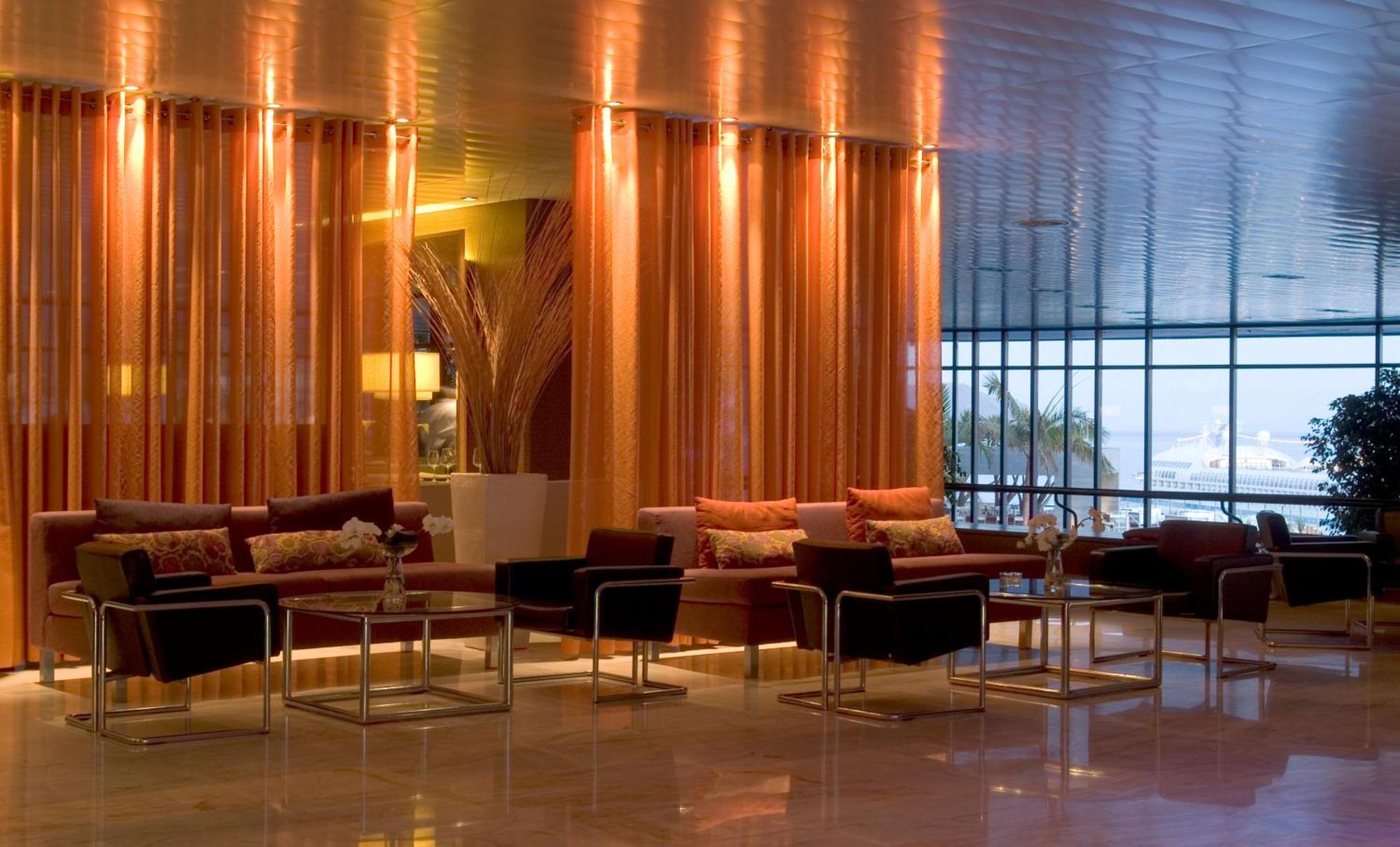 ペスターナ カジノ パーク ホテル&カジノ フンシャル エクステリア 写真 The lobby of the hotel